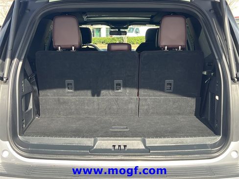 Used 2024 Ford Expedition Limited image 27