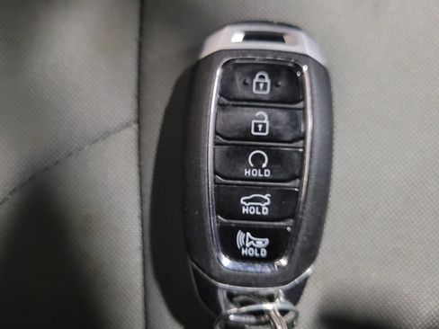 Used 2023 Hyundai Elantra SEL FWD image 32