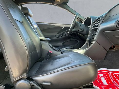 Used 2003 Ford Mustang Premium image 18