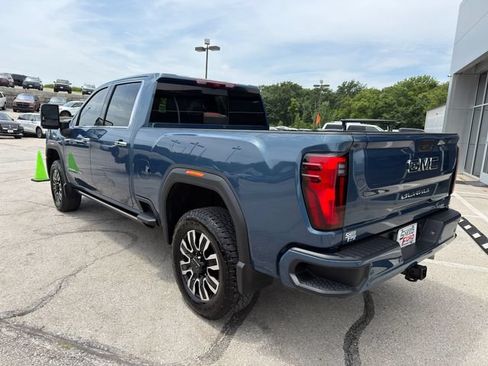 Used 2025 GMC Sierra 3500 Denali Ultimate AWD/4WD image 5