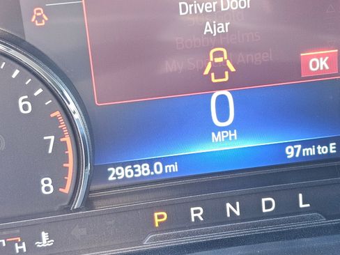 Used 2022 Ford Explorer XLT w/ Equipment Group 202A image 7