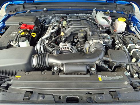 Used 2025 Jeep Gladiator Sport AWD/4WD image 27