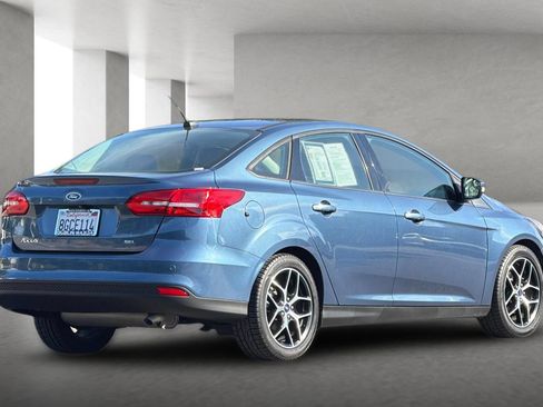 Used 2018 Ford Focus SEL FWD image 4