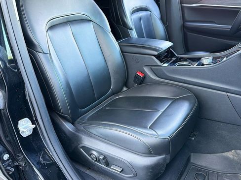 Used 2023 Jeep Grand Cherokee L Limited AWD/4WD image 29