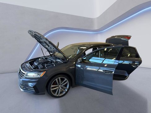 Used 2018 Volkswagen Passat 2.0T R-Line FWD image 9