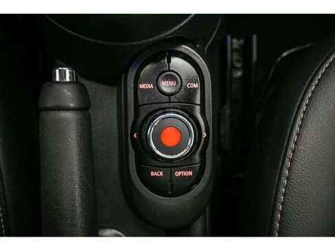 Used 2020 MINI Cooper 4-Door Hardtop w/ Storage Package FWD image 39