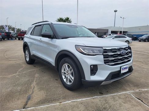 New 2026 Ford Explorer Active w/ Active Comfort Package image 9
