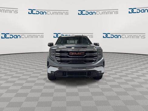 Used 2023 GMC Sierra 1500 SLT AWD/4WD image 3