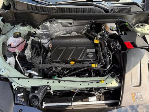 Used 2025 Chevrolet Trax ACTIV image 9