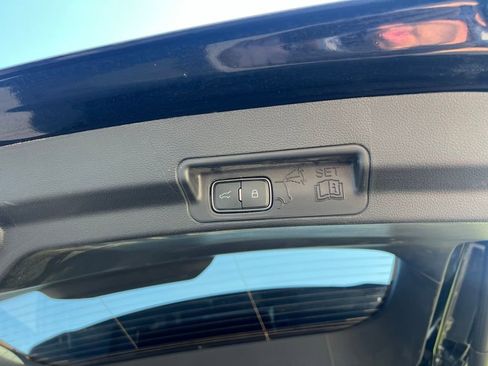 Used 2025 Ford Explorer ST-Line image 17