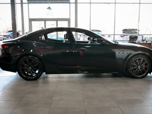 Used 2022 Maserati Ghibli Modena Q4 image 4