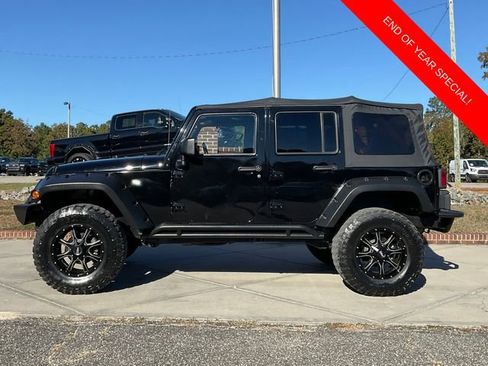 Used 2015 Jeep Wrangler Unlimited Sahara w/ Connectivity Group image 4