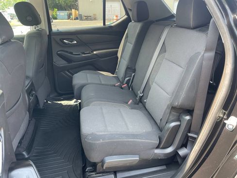 Used 2019 Chevrolet Traverse LS AWD/4WD image 17
