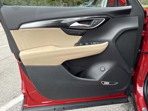 Used 2025 Buick Envision Preferred image 17