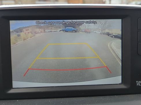 Used 2019 Hyundai Santa Fe SE image 6