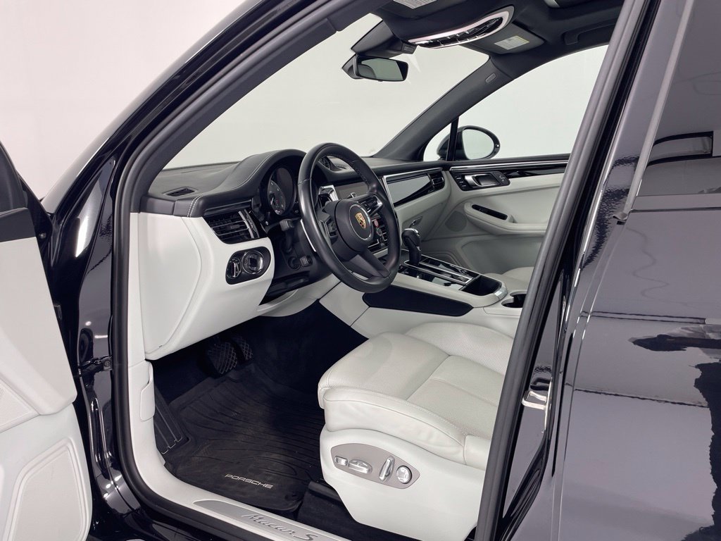 Used 2023 Porsche Macan S AWD/4WD image 28