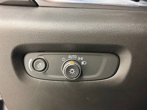 Certified 2024 Chevrolet Traverse RS image 19