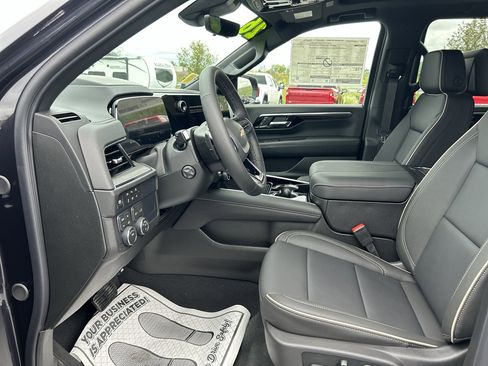 New 2026 Chevrolet Suburban Premier AWD/4WD image 22