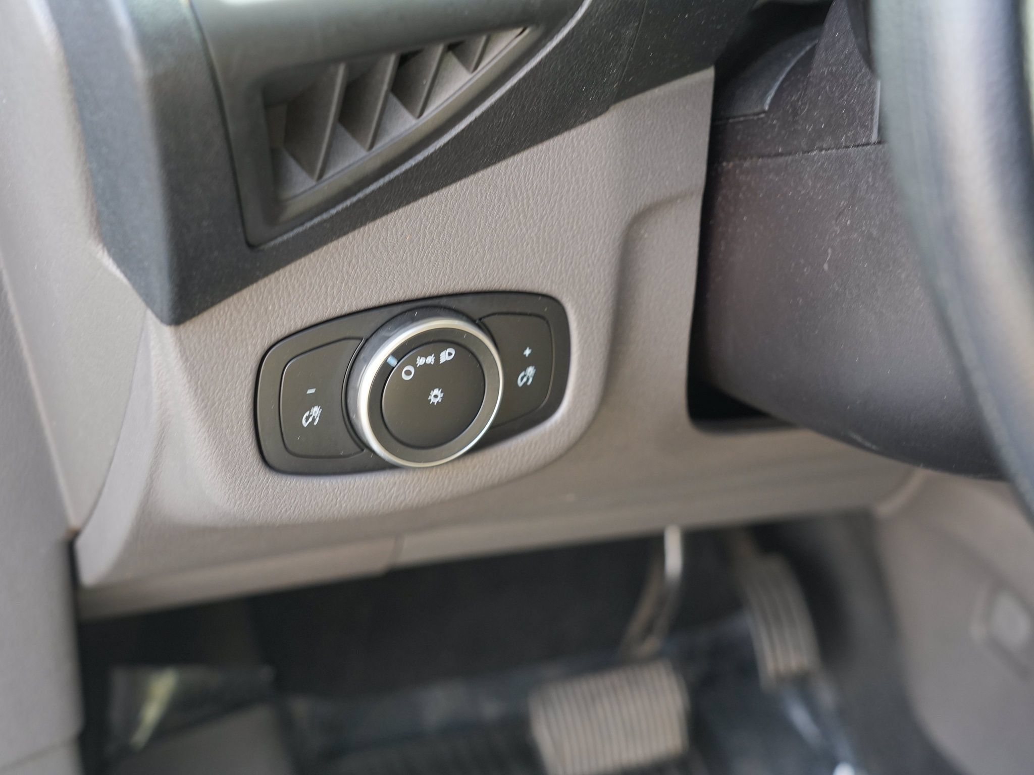 Used 2019 Ford Transit Connect XL FWD image 18