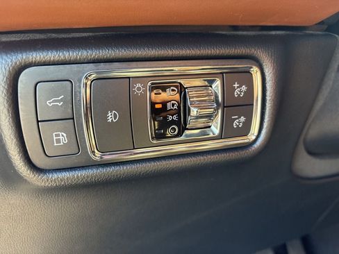 Used 2021 Lincoln Aviator Grand Touring w/ Equipment Group 302A AWD/4WD image 18