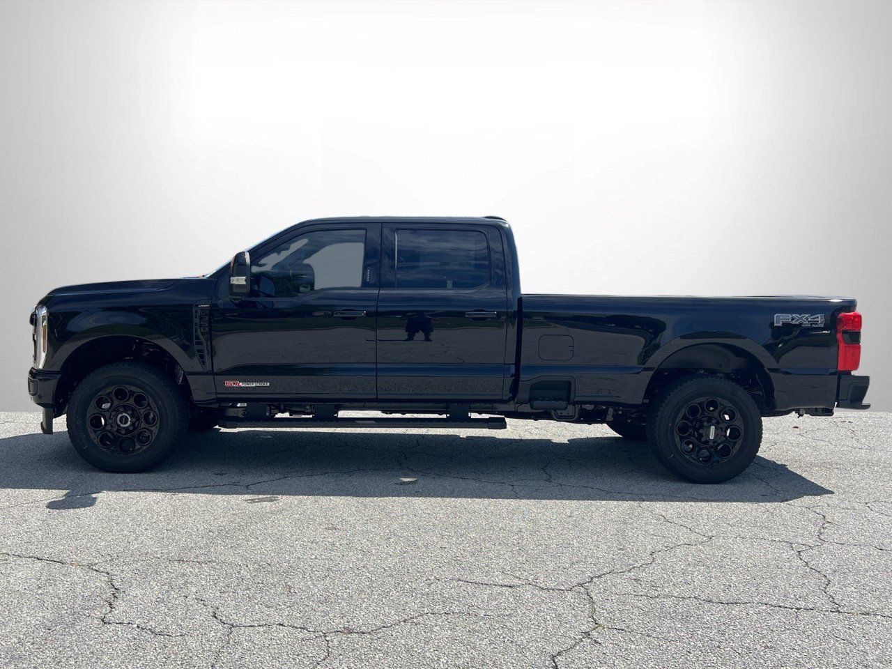 New 2027 Ford F350 Lariat w/ Black Appearance Package AWD/4WD image 25