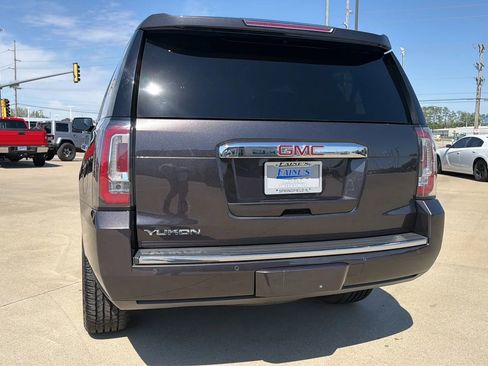 Used 2018 GMC Yukon Denali w/ Denali Ultimate Package AWD/4WD image 16