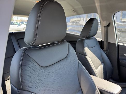 Used 2023 Chevrolet Bolt LT image 4