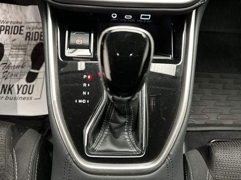 Used 2025 Subaru Outback Premium image 34