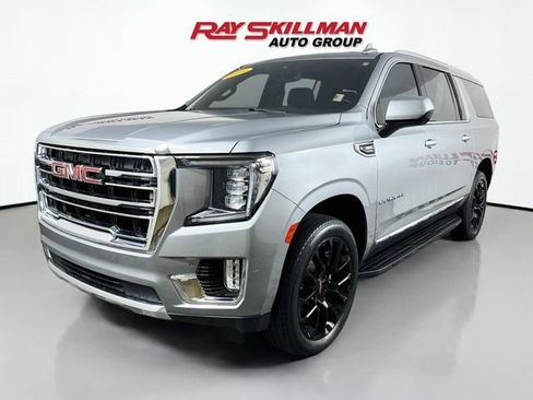 Used 2023 GMC Yukon XL SLT AWD/4WD image 3