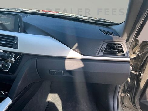 Used 2016 BMW 320i Sedan image 26