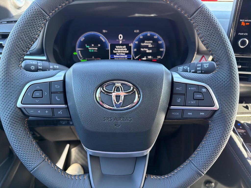 Used 2026 Toyota Sienna XLE Woodland Edition AWD/4WD image 12