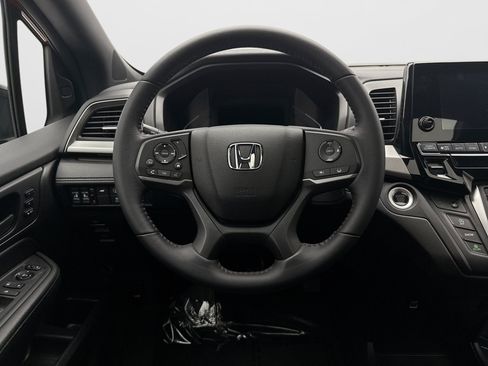 Used 2023 Honda Odyssey Sport image 12