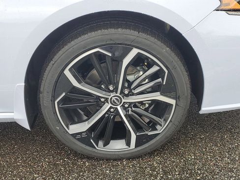 New 2025 Nissan Altima 2.5 SR image 4