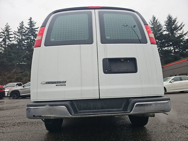 Used 2014 Chevrolet Express 2500 RWD image 21