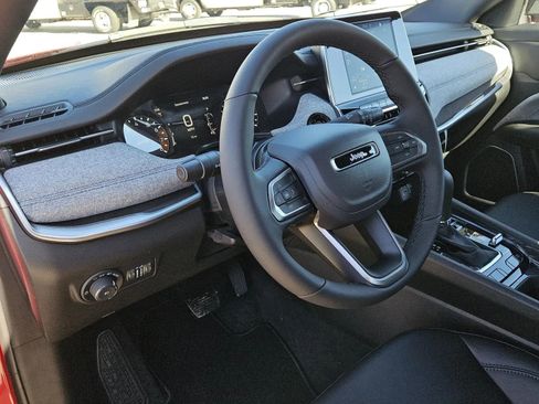 New 2025 Jeep Compass Latitude image 20