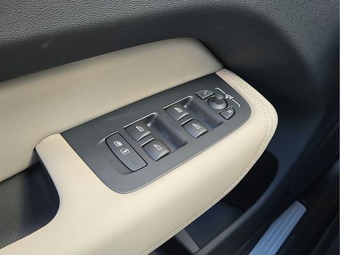 New 2026 Volvo XC60 B5 Plus w/ Protection Package Premier image 22