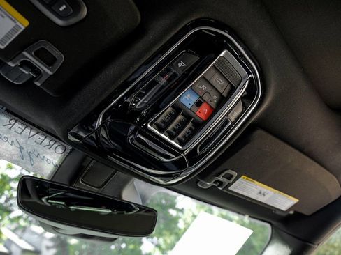 Used 2022 Jeep Grand Cherokee Overland image 41