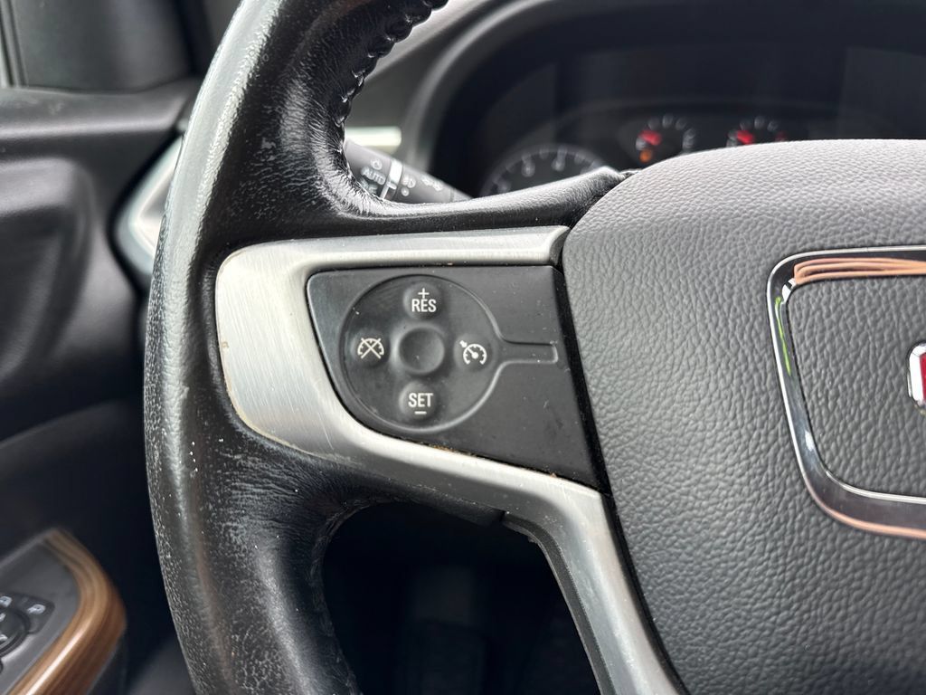 Used 2018 GMC Acadia SLE AWD/4WD image 13