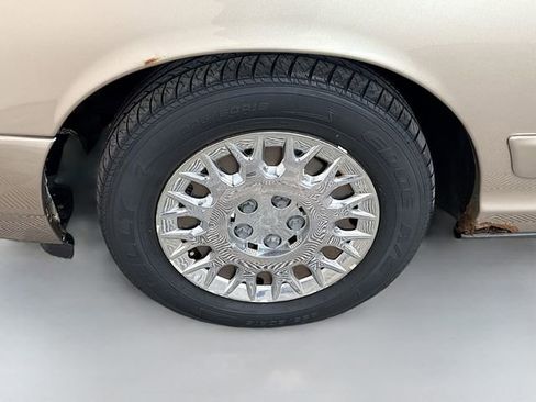 Used 2003 Mercury Grand Marquis GS RWD image 26