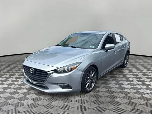 Used 2018 MAZDA MAZDA3 Touring FWD image 2