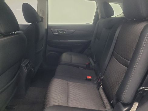 Used 2017 Nissan Rogue S w/ S Appearance Package AWD/4WD image 18