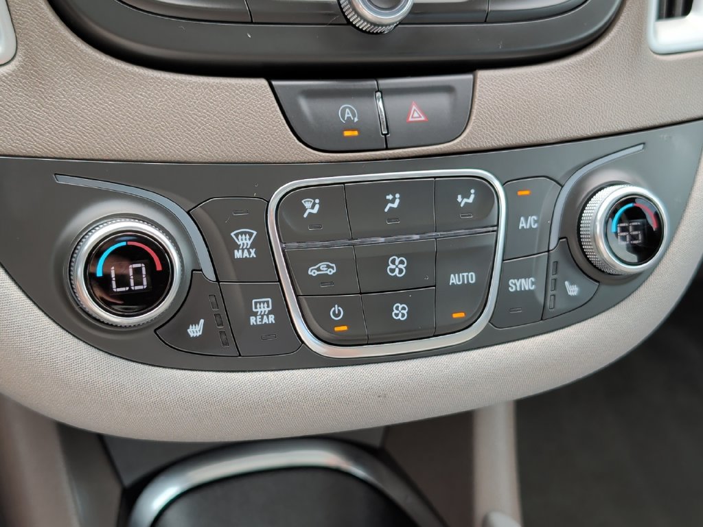 Used 2024 Chevrolet Malibu LT FWD image 23