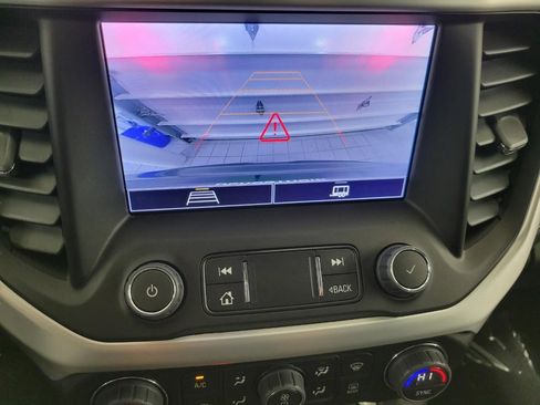 Certified 2023 GMC Acadia SLE w/ Driver Convenience Package image 14