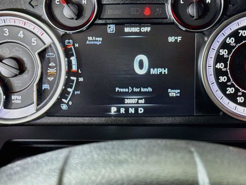 Used 2018 RAM 2500 Laramie w/ Sport Appearance Group AWD/4WD image 17