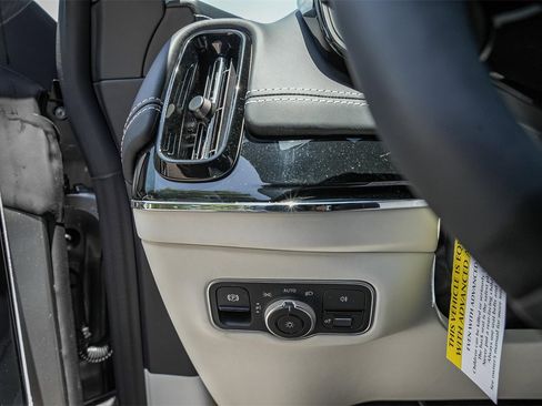 New 2025 Aston Martin DBX 707 image 31