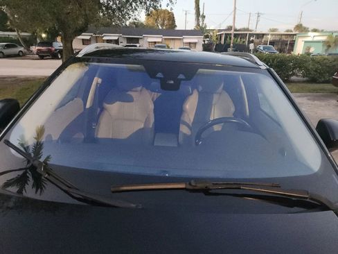 Used 2017 Land Rover Range Rover Evoque SE image 18