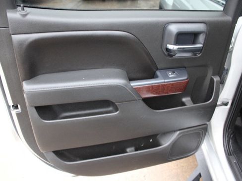 Used 2015 GMC Sierra 1500 SLE w/ SLE Value Package image 17