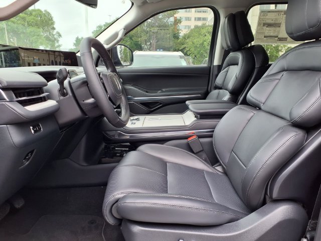 New 2026 Lincoln Navigator Premiere AWD/4WD image 7