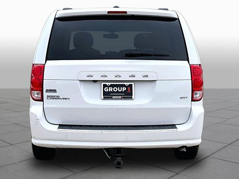 Used 2016 Dodge Grand Caravan SXT FWD image 9