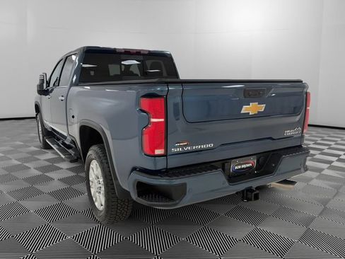 Used 2024 Chevrolet Silverado 2500 High Country w/ High Country Premium Package AWD/4WD image 3